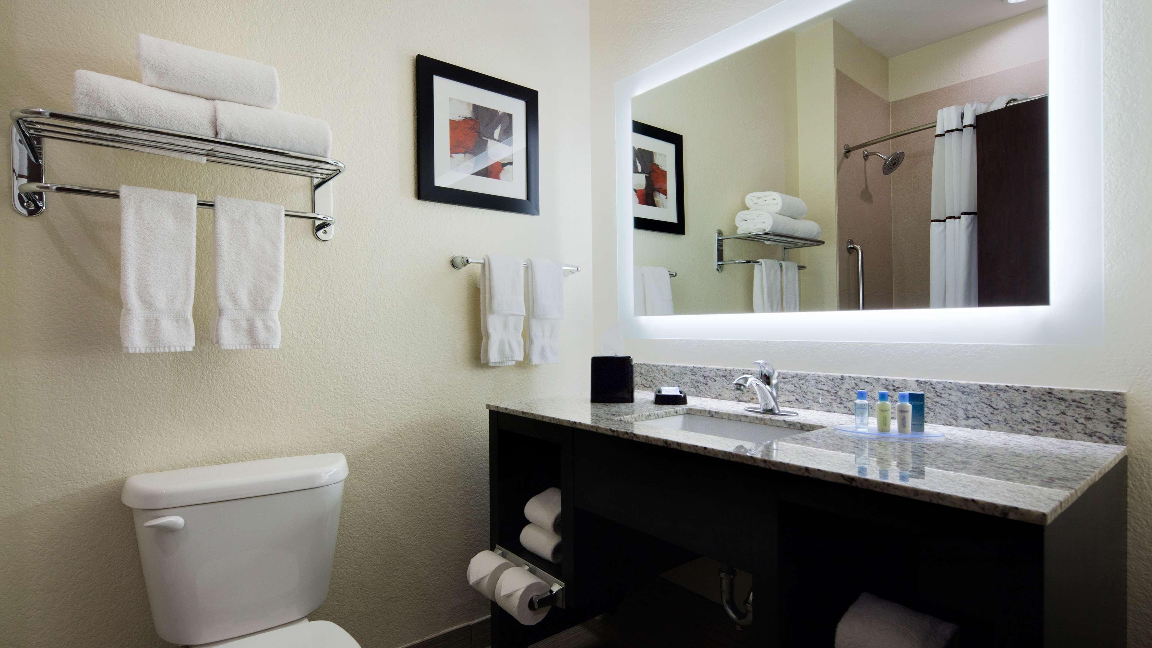 Best Western Plus Fairview Inn & Suites Экстерьер фото