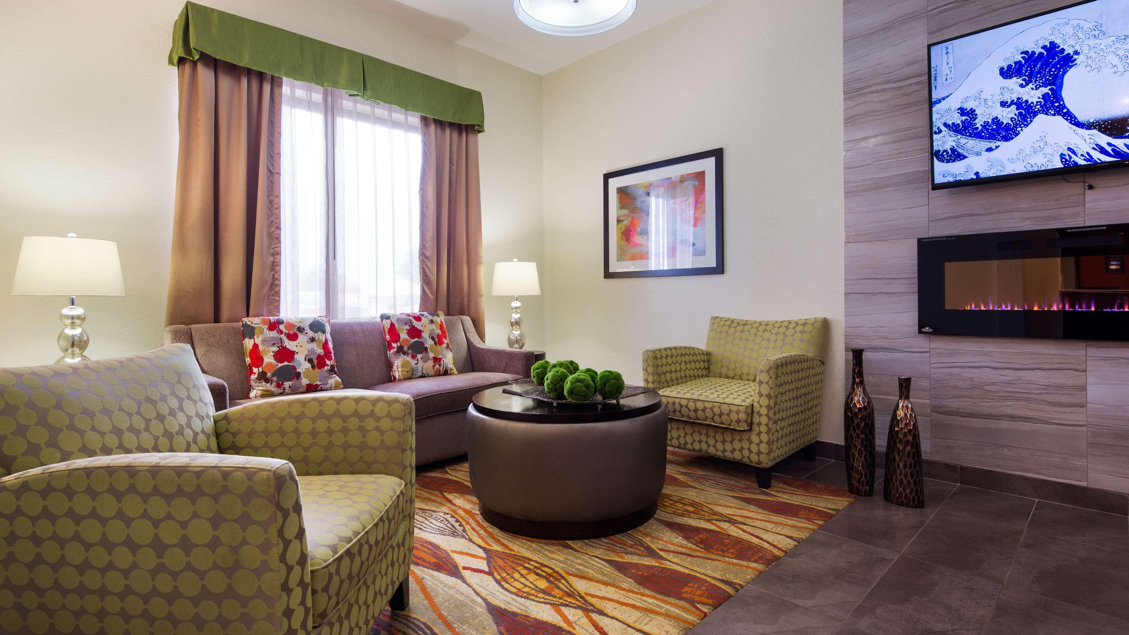 Best Western Plus Fairview Inn & Suites Экстерьер фото